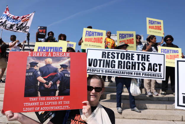 August 28, 2026, Washington, District Of Columbia, USA: People hold signs as they attend a Defend the Vote rally near the Lincoln Memorial in Washington, DC, USA, on August 28, 2026, coinciding with the 63rd anniversary of the 1963 March on Washington rally for civil rights. The march comes just weeks before the November midterm elections, with organisers using the demonstration to mobilise voters and make voting rights a central issue in the campaign. Washington USA - ZUMAs337 20260828_znp_s337_019 Copyright: xGentxShkullakux