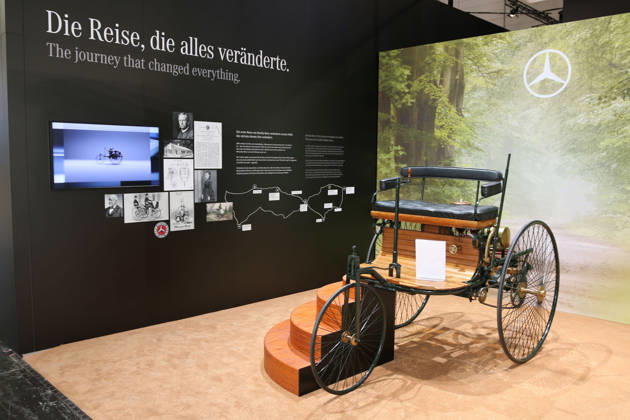 Benz Patent Motorwagen am Stand von Mercedes Benz, Caravan Salon Düsseldorf (28.08. - 06.09.2026, Messe Düsseldorf, Weltleitmesse für mobiles Reisen, weltgrößte Messe für Reisemobile und Caravans, Camping & Caravaning, mobiler Urlaub), Düsseldorf (D)