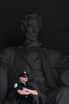 Activists and politicians join March On Washington to Defend the Vote WASHINGTON, D.C., UNITED STATES - AUGUST 28: A U.S. Park Police member stands at the Lincoln Memorial during a Defend the Vote rally marking the 63rd anniversary of the 1963 March on Washington in Washington, DC, on August 28, 2026. Thousands of demonstrators are expected to attend the rally to defend voting rights and commemorate the historic march led by civil rights leader Martin Luther King Jr. Mehmet Eser Anadolu District of Columbia United States. Editorial use only. Please get in touch for any other usage.  Copyright: x2026xAnadoluxMehmetxEserx
