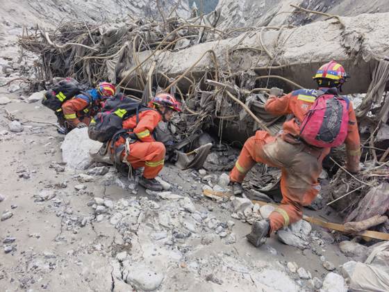 (260829) -- GYIRONG, Aug. 29, 2026 -- Rescuers carry out search and rescue operations at the mudslide-hit area in Gyirong County, southwest China s Xizang Autonomous Region, Aug. 29, 2026. A fast-moving chain mudslide, triggered by a high-altitude glacier collapse on the Nepalese side, has caused heavy casualties and left many missing at a port on the China-Nepal border in southwest China s Xizang Autonomous Region. Rescuers immediately launched an all-out effort to reach the mudslide-hit port and search for the missing. (Photo by Xinhua) (SpotNews) CHINA-XIZANG-GYIRONG-MUDSLIDE-RESCUE (CN) ZhengxLijun 