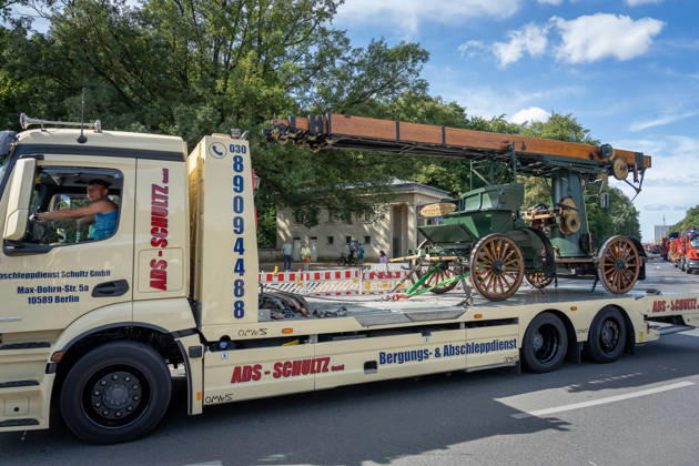Fahrzeugkorso, 175-jähriges Jubiläum, Berliner Feuerwehr Berlin, Fahrzeugkorso der Berliner Feuerwehr, 175-jähriges Jubiläum, Großer Stern, Notruf 112 Berlin Berlin GER