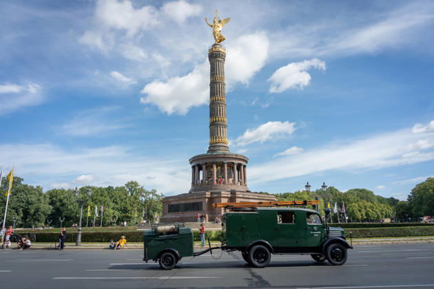 Fahrzeugkorso, 175-jähriges Jubiläum, Berliner Feuerwehr Berlin, Fahrzeugkorso der Berliner Feuerwehr, 175-jähriges Jubiläum, Großer Stern, Notruf 112 Berlin Berlin GER