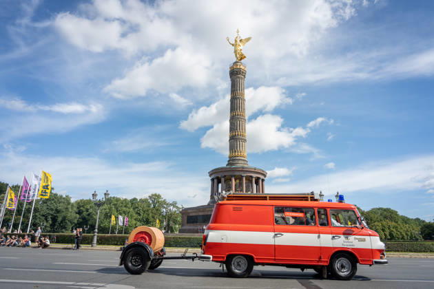 Fahrzeugkorso, 175-jähriges Jubiläum, Berliner Feuerwehr Berlin, Fahrzeugkorso der Berliner Feuerwehr, 175-jähriges Jubiläum, Großer Stern, Notruf 112 Berlin Berlin GER