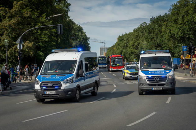 Fahrzeugkorso, 175-jähriges Jubiläum, Berliner Feuerwehr Berlin, Fahrzeugkorso der Berliner Feuerwehr, 175-jähriges Jubiläum, Großer Stern, Notruf 112, Polizei Berlin Berlin GER