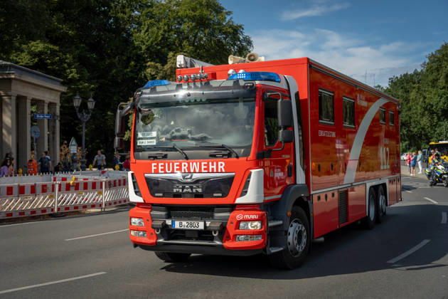 Fahrzeugkorso, 175-jähriges Jubiläum, Berliner Feuerwehr Berlin, Fahrzeugkorso der Berliner Feuerwehr, 175-jähriges Jubiläum, Großer Stern, Notruf 112 Berlin Berlin GER
