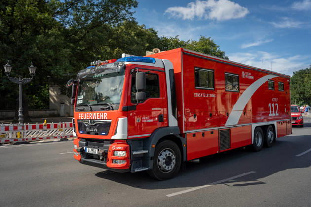 Fahrzeugkorso, 175-jähriges Jubiläum, Berliner Feuerwehr Berlin, Fahrzeugkorso der Berliner Feuerwehr, 175-jähriges Jubiläum, Großer Stern, Notruf 112 Berlin Berlin GER