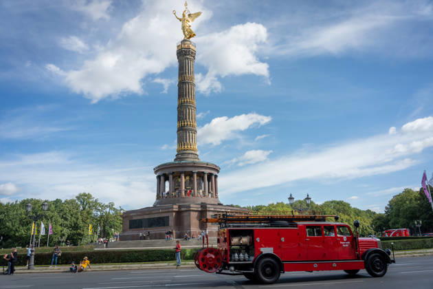 Fahrzeugkorso, 175-jähriges Jubiläum, Berliner Feuerwehr Berlin, Fahrzeugkorso der Berliner Feuerwehr, 175-jähriges Jubiläum, Großer Stern, Notruf 112 Berlin Berlin GER