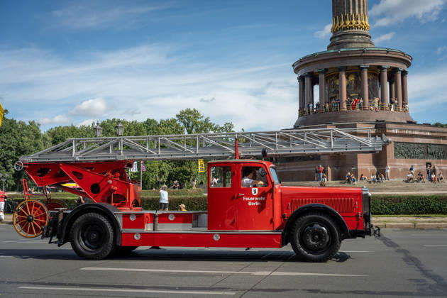 Fahrzeugkorso, 175-jähriges Jubiläum, Berliner Feuerwehr Berlin, Fahrzeugkorso der Berliner Feuerwehr, 175-jähriges Jubiläum, Großer Stern, Notruf 112 Berlin Berlin GER