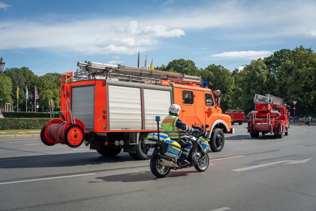 Fahrzeugkorso, 175-jähriges Jubiläum, Berliner Feuerwehr Berlin, Fahrzeugkorso der Berliner Feuerwehr, 175-jähriges Jubiläum, Großer Stern, Notruf 112 Berlin Berlin GER