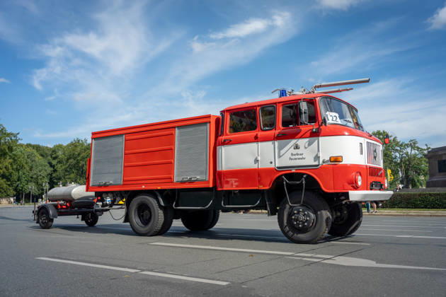 Fahrzeugkorso, 175-jähriges Jubiläum, Berliner Feuerwehr Berlin, Fahrzeugkorso der Berliner Feuerwehr, 175-jähriges Jubiläum, Großer Stern, Notruf 112 Berlin Berlin GER