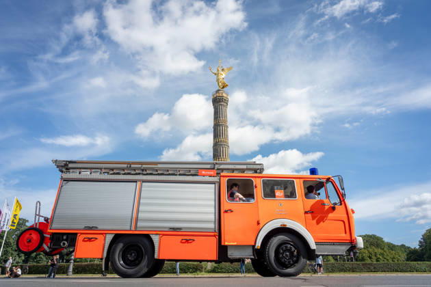 Fahrzeugkorso, 175-jähriges Jubiläum, Berliner Feuerwehr Berlin, Fahrzeugkorso der Berliner Feuerwehr, 175-jähriges Jubiläum, Großer Stern, Notruf 112 Berlin Berlin GER