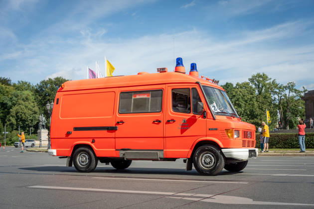 Fahrzeugkorso, 175-jähriges Jubiläum, Berliner Feuerwehr Berlin, Fahrzeugkorso der Berliner Feuerwehr, 175-jähriges Jubiläum, Großer Stern, Notruf 112 Berlin Berlin GER