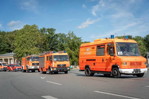 Fahrzeugkorso, 175-jähriges Jubiläum, Berliner Feuerwehr Berlin, Fahrzeugkorso der Berliner Feuerwehr, 175-jähriges Jubiläum, Großer Stern, Notruf 112 Berlin Berlin GER