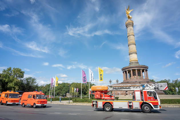 Fahrzeugkorso, 175-jähriges Jubiläum, Berliner Feuerwehr Berlin, Fahrzeugkorso der Berliner Feuerwehr, 175-jähriges Jubiläum, Großer Stern, Notruf 112 Berlin Berlin GER