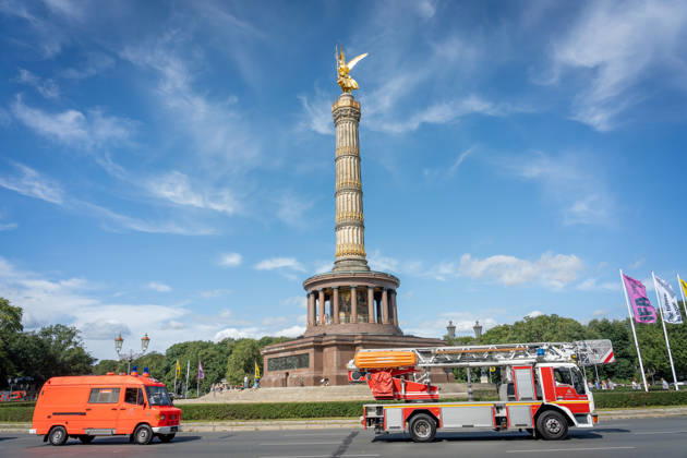 Fahrzeugkorso, 175-jähriges Jubiläum, Berliner Feuerwehr Berlin, Fahrzeugkorso der Berliner Feuerwehr, 175-jähriges Jubiläum, Großer Stern, Notruf 112 Berlin Berlin GER