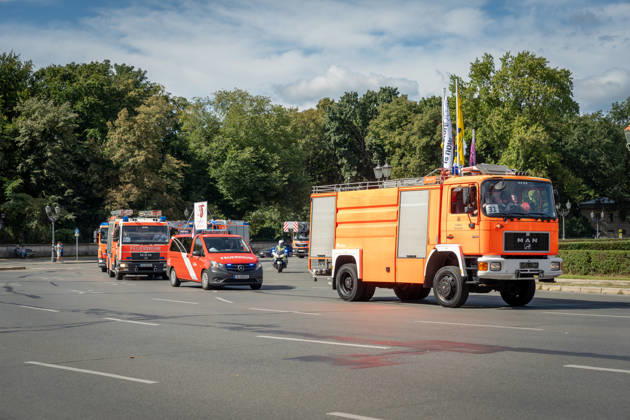 Fahrzeugkorso, 175-jähriges Jubiläum, Berliner Feuerwehr Berlin, Fahrzeugkorso der Berliner Feuerwehr, 175-jähriges Jubiläum, Großer Stern, Notruf 112 Berlin Berlin GER