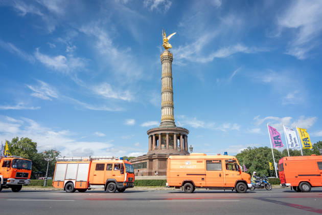 Fahrzeugkorso, 175-jähriges Jubiläum, Berliner Feuerwehr Berlin, Fahrzeugkorso der Berliner Feuerwehr, 175-jähriges Jubiläum, Großer Stern, Notruf 112 Berlin Berlin GER