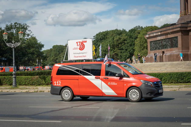 Fahrzeugkorso, 175-jähriges Jubiläum, Berliner Feuerwehr Berlin, Fahrzeugkorso der Berliner Feuerwehr, 175-jähriges Jubiläum, Großer Stern, Notruf 112 Berlin Berlin GER