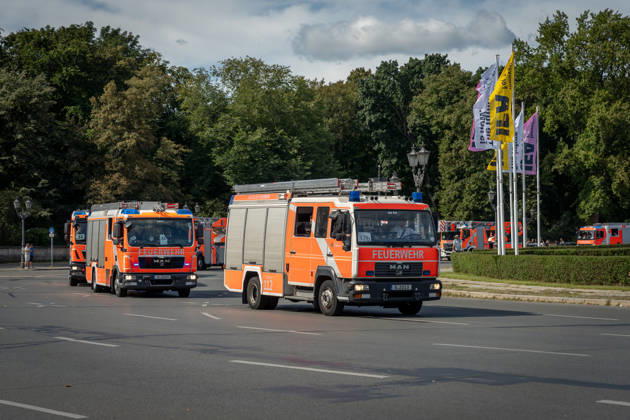 Fahrzeugkorso, 175-jähriges Jubiläum, Berliner Feuerwehr Berlin, Fahrzeugkorso der Berliner Feuerwehr, 175-jähriges Jubiläum, Großer Stern, Notruf 112 Berlin Berlin GER