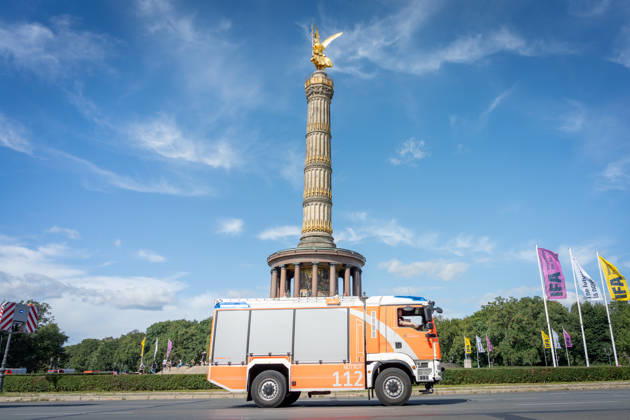 Fahrzeugkorso, 175-jähriges Jubiläum, Berliner Feuerwehr Berlin, Fahrzeugkorso der Berliner Feuerwehr, 175-jähriges Jubiläum, Großer Stern, Notruf 112 Berlin Berlin GER