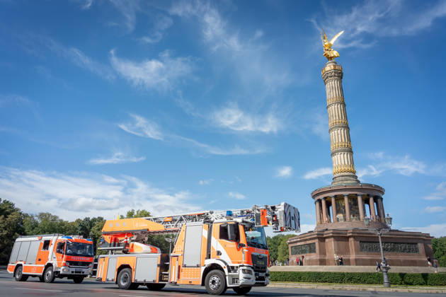 Fahrzeugkorso, 175-jähriges Jubiläum, Berliner Feuerwehr Berlin, Fahrzeugkorso der Berliner Feuerwehr, 175-jähriges Jubiläum, Großer Stern, Notruf 112 Berlin Berlin GER