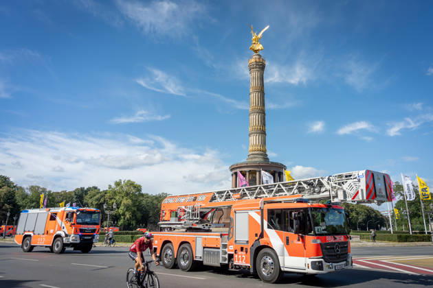 Fahrzeugkorso, 175-jähriges Jubiläum, Berliner Feuerwehr Berlin, Fahrzeugkorso der Berliner Feuerwehr, 175-jähriges Jubiläum, Großer Stern, Notruf 112 Berlin Berlin GER