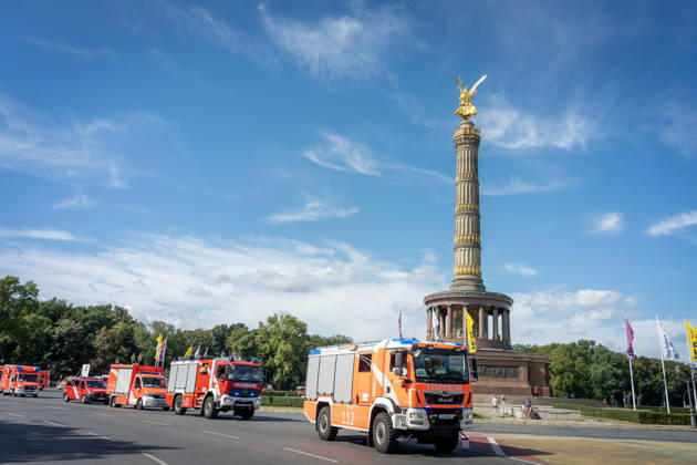 Fahrzeugkorso, 175-jähriges Jubiläum, Berliner Feuerwehr Berlin, Fahrzeugkorso der Berliner Feuerwehr, 175-jähriges Jubiläum, Großer Stern, Notruf 112 Berlin Berlin GER
