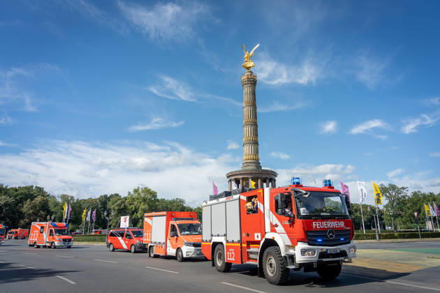 Fahrzeugkorso, 175-jähriges Jubiläum, Berliner Feuerwehr Berlin, Fahrzeugkorso der Berliner Feuerwehr, 175-jähriges Jubiläum, Großer Stern, Notruf 112 Berlin Berlin GER