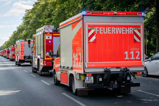 Fahrzeugkorso, 175-jähriges Jubiläum, Berliner Feuerwehr Berlin, Fahrzeugkorso der Berliner Feuerwehr, 175-jähriges Jubiläum, Großer Stern, Notruf 112 Berlin Berlin GER