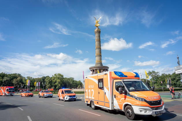 Fahrzeugkorso, 175-jähriges Jubiläum, Berliner Feuerwehr Berlin, Fahrzeugkorso der Berliner Feuerwehr, 175-jähriges Jubiläum, Großer Stern, Notruf 112 Berlin Berlin GER
