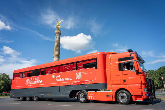Fahrzeugkorso, 175-jähriges Jubiläum, Berliner Feuerwehr Berlin, Fahrzeugkorso der Berliner Feuerwehr, 175-jähriges Jubiläum, Großer Stern, Notruf 112 Berlin Berlin GER