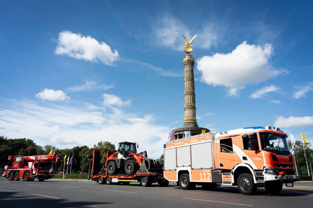 Fahrzeugkorso, 175-jähriges Jubiläum, Berliner Feuerwehr Berlin, Fahrzeugkorso der Berliner Feuerwehr, 175-jähriges Jubiläum, Großer Stern, Notruf 112 Berlin Berlin GER