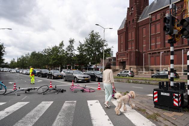 THE HAGUE - Climate protesters from Extinction Rebellion blocked the street with traffic cones and bicycles during a blockade of the A12 motorway, in response to the climate disasters of the past summer months. They also demand that political responsibility be taken for the consequences of the extreme weather. LINA SELG ANP netherlands out - belgium out  Copyright: xx x566508000x originalFilename: 566508000.jpg