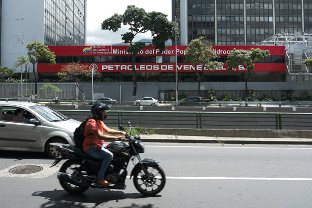 Daily life continues in Caracas amid landmark US-Venezuela Oil Agreement CARACAS, VENEZUELA - AUGUST 29: A view of daily life as US President Trump and Venezuelan interim President Rodriguez announced an agreement that would grant the United States majority control over 17 oil fields and more than 65 billion barrels of Venezuela s proven oil reserves, in Caracas, Venezuela on August 29, 2026. The 65 billion barrels represent approximately 21.5% of Venezuela s total proven reserves, estimated at 303 billion barrels by the US Energy Information Administration (EIA). The landmark deal sparked widespread economic expectations among citizens hoping the measures will translate into tangible benefits for the local population. Diko Betancourt Ana  Copyright: x2026xAnadoluxDikoxBetancourtx