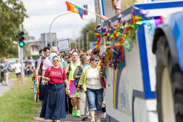 Neukirchen-Vluyn: 5. CSD Neuqueerchen-Vluyn ** NUR FÜR REDAKTIONELLE ZWECKE ** EDITORIAL USE ONLY **<p>Demoteilnehmer am Samstag, 29. August 2026 beim 5. CSD unter dem Motto Neuqueerchen-Vluyn in Neukirchen-Vluyn. Neukirchen-Vluyn Copyright: KarlxBanski