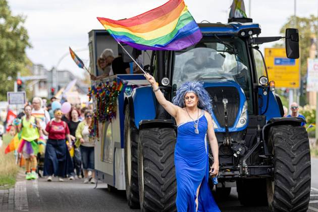 Neukirchen-Vluyn: 5. CSD Neuqueerchen-Vluyn ** NUR FÜR REDAKTIONELLE ZWECKE ** EDITORIAL USE ONLY **<p>Demoteilnehmer am Samstag, 29. August 2026 beim 5. CSD unter dem Motto Neuqueerchen-Vluyn in Neukirchen-Vluyn. Neukirchen-Vluyn Copyright: KarlxBanski