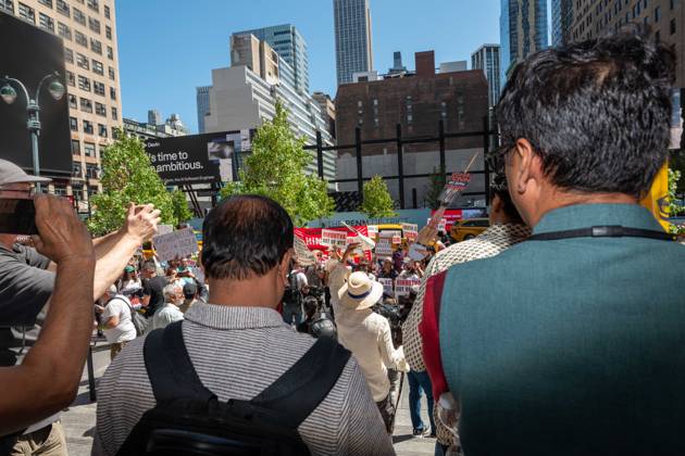 New York, NY- August 29: People Protest Against the RSS Chief Mohan Bhagwat, Hindu Nationalism,, and Hindutva in Front of Madison Square Garden on August 29, 2026. This protest is due to RSS Chief Mohan Bhagwat speaking at Madison Square Garden as attendees begin to show up and clashes arise. Credit: AdMedia USA  - ZUMAa123 20050930_zaa_a123_063 Copyright: xCamaraxPorterx