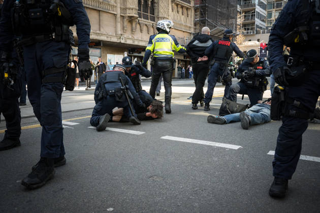 ANTI IMMIGRATION RALLY, Police make arrests as protestors clash during a far right March for Australia anti-immigration rally in Melbourne, Sunday, August 30, 2026. ( NO ARCHIVING MELBOURNE VICTORIA AUSTRALIA  Copyright: xCHRISTOPHERxHOPKINSx 20260830122817121209