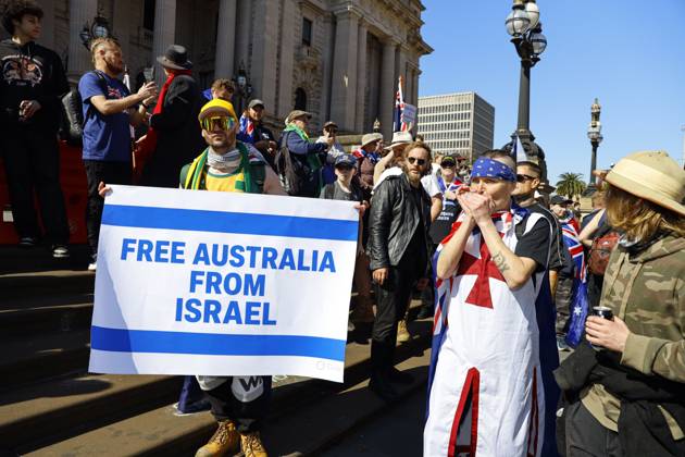August 30, 2026, Melbourne, Victoria State, Australia: Far-right activists chant slogans during the rally..Hundreds of supporters of the far-right group March for Australia marched through Melbourneâ€⠢s CBD as part of a demonstration focused on freedom of speech and political expression, while counter-protesters gathered separately to oppose the march and its political messages. March for Australia organisers called for the repeal of laws they say restrict political communication, an end to government censorship and constitutional protection for freedom of speech. Melbourne Australia - ZUMAs197 20260830_aaa_s197_017 Copyright: xYexMyoxKhantx