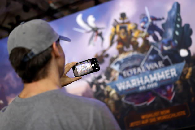 Eine Werbung für das Computerspiel Total War: Warhammer 40.000 zu sehen auf der weltgrößten Computerspielmesse Gamescom 26 in der Koelnmesse. (Themenbild, Symbolbild) Köln, 30.08.2026 NRW Deutschland Copyright: xChristophxHardtx