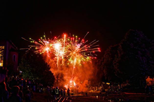 August 29, 2026, Bad Salzschlirf, Hessen, Germany: General view of the illuminated Kurpark during the annual Lichterfest (Festival of Lights) in Bad Salzschlirf. A crowd of spectators gathers to watch a spectacular fireworks display lighting up the night sky over the park. Bad Salzschlirf Germany  - ZUMAp243 20260829_zsp_p243_003 Copyright: xTomaszxPodlakx