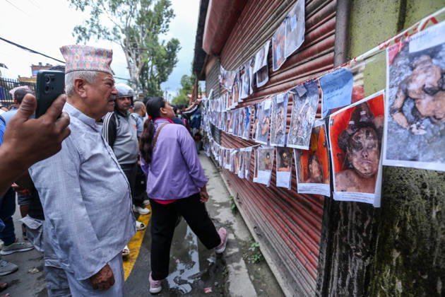 Nepal Floods - Aftermath Relatives of people missing after flash floods in Rasuwa and Nuwakot search for information at Tribhuvan University Teaching Hospital on August 30, 2026. Families examine photographs and missing-person notices, while some mourn and wait for news. The floods destroyed homes and swept debris downstream along the Trishuli River. Kathmandu Nepal Copyright: xSanjitxPariyarx originalFilename: pariyar-notitle260830_npAag