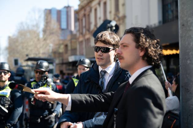 Clashes erupt during anti-immigration protest and counter-demonstration in Melbourne MELBOURNE, AUSTRALIA, AUGUST 30, 2026: Supporters of a demonstration previously promoted as March for Australia and later described by organizers as a Free Speech protest gather in Melbourne during an event led by internet personality Hugo Lennon, known online as Auspill. Clashes break out involving protesters, counter-protesters and police, prompting officers to deploy crowd-control spray and pepper-ball rounds. Melbourne Victoria Australia Copyright: x xGwendolynxDillonx xJNAxPressx