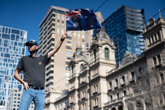 Clashes erupt during anti-immigration protest and counter-demonstration in Melbourne MELBOURNE, AUSTRALIA, AUGUST 30, 2026: Supporters of a demonstration previously promoted as March for Australia and later described by organizers as a Free Speech protest gather in Melbourne during an event led by internet personality Hugo Lennon, known online as Auspill. Clashes break out involving protesters, counter-protesters and police, prompting officers to deploy crowd-control spray and pepper-ball rounds. Melbourne Victoria Australia Copyright: x xGwendolynxDillonx xJNAxPressx