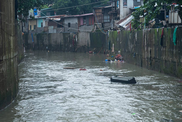 August 30, 2026, Quezon City, Quezon, Philippines: On August 29, 2026, heavy monsoon rains caused the La Mesa Dam and the Tullahan river to overflow, flooding nearby low lying areas with water that reached up to over three-storeys. Local government units and barangay volunteers aided the residents as they evacuated to the North Fairview High School where they are accommodated by volunteers and members of the Sangguniang Kabataan. Quezon City Philippines - ZUMAy102 20260830_zip_y102_002 Copyright: xKenosisxYapx