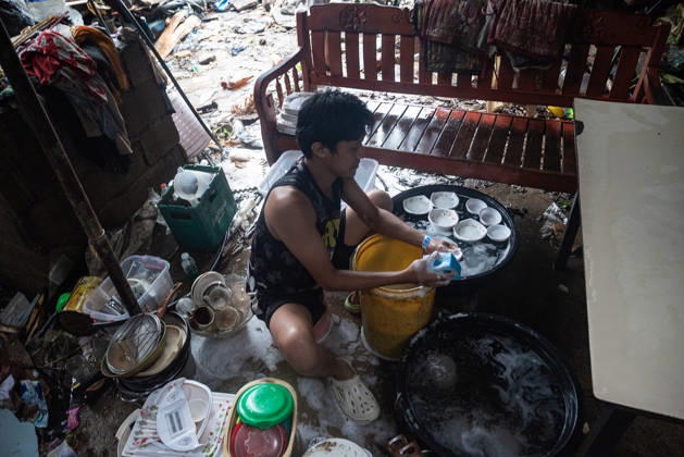 August 30, 2026, Quezon City, Quezon, Philippines: On August 29, 2026, heavy monsoon rains caused the La Mesa Dam and the Tullahan river to overflow, flooding nearby low lying areas with water that reached up to over three-storeys. Local government units and barangay volunteers aided the residents as they evacuated to the North Fairview High School where they are accommodated by volunteers and members of the Sangguniang Kabataan. Quezon City Philippines - ZUMAy102 20260830_zip_y102_006 Copyright: xKenosisxYapx