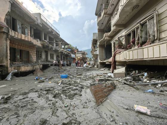 (260830) -- NUWAKOT, Aug. 30, 2026 -- This photo taken on Aug. 29, 2026 shows a view of the mudslide-affected area in Devighat in Nuwakot, Nepal. As of 9 a.m. local time on Sunday, 734 bodies had been recovered from mudslide-hit areas, with 2,498 people still missing, according to Nepal s National Disaster Risk Reduction and Management Authority. ) NEPAL-NUWAKOT-MUDSLIDE-AFTERMATH LiuxTian 