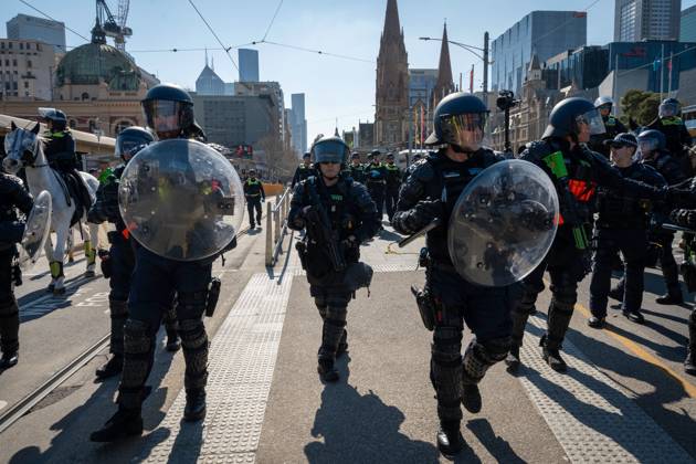 August 30, 2026, Melbourne, AU: MELBOURNE, AUSTRALIA, AUGUST 30, 2026: Supporters of March for Australia and counter-protesters take part in separate demonstrations around Flinders Street Station and Parliament in Melbourne. March for Australia participants called for the repeal of laws they say restrict freedom of speech, an end to what they describe as government censorship, and a referendum to enshrine free speech protections in the Australian Constitution. Counter-protesters gathered in opposition to the march and its platform. Melbourne AU - ZUMAq101 20260830_zna_q101_091 Copyright: xHudaxShehzadx