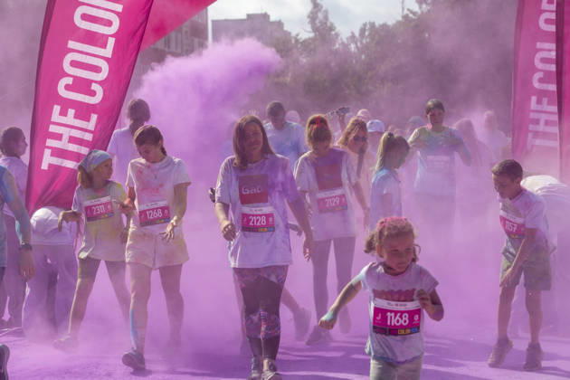 August 30, 2026, Jurmala, Latvija: People take part in the Color Run in Jurmala, Latvia, Aug. 30, 2026. The 5 km race was held in Jurmala. Jurmala Latvija - ZUMAp305 20260830_zip_p305_015 Copyright: xEdijsxPalensx
