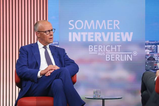 Berlin, Deutschland, 30.08.2026: ARD-Hauptstadtstudio: Sommerinterview: Bundeskanzler Friedrich Merz (CDU) kommt zum Interview Copyright: xdtsxNachrichtenagenturx dts_131766